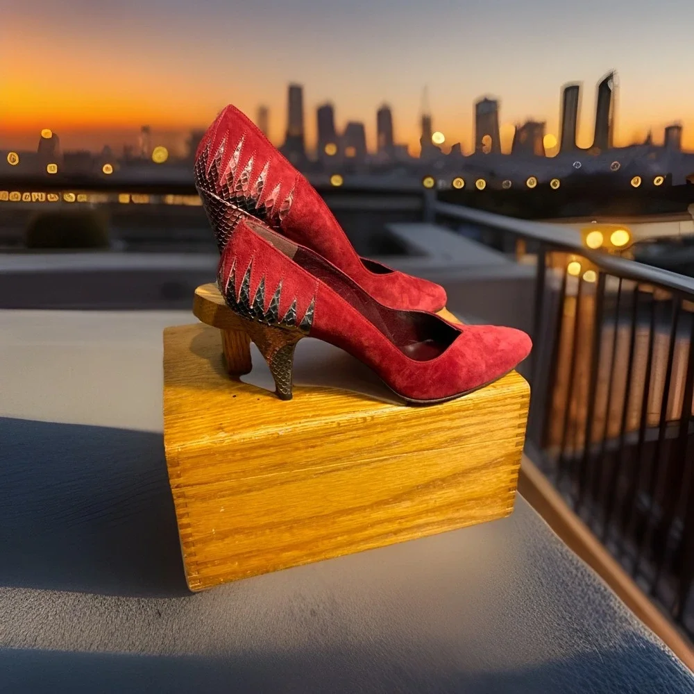 STUART WEITZMAN RED SNAKE‎ SKIN PATTERN SUEDE HIGH HEEL SHOES SIZE 8M